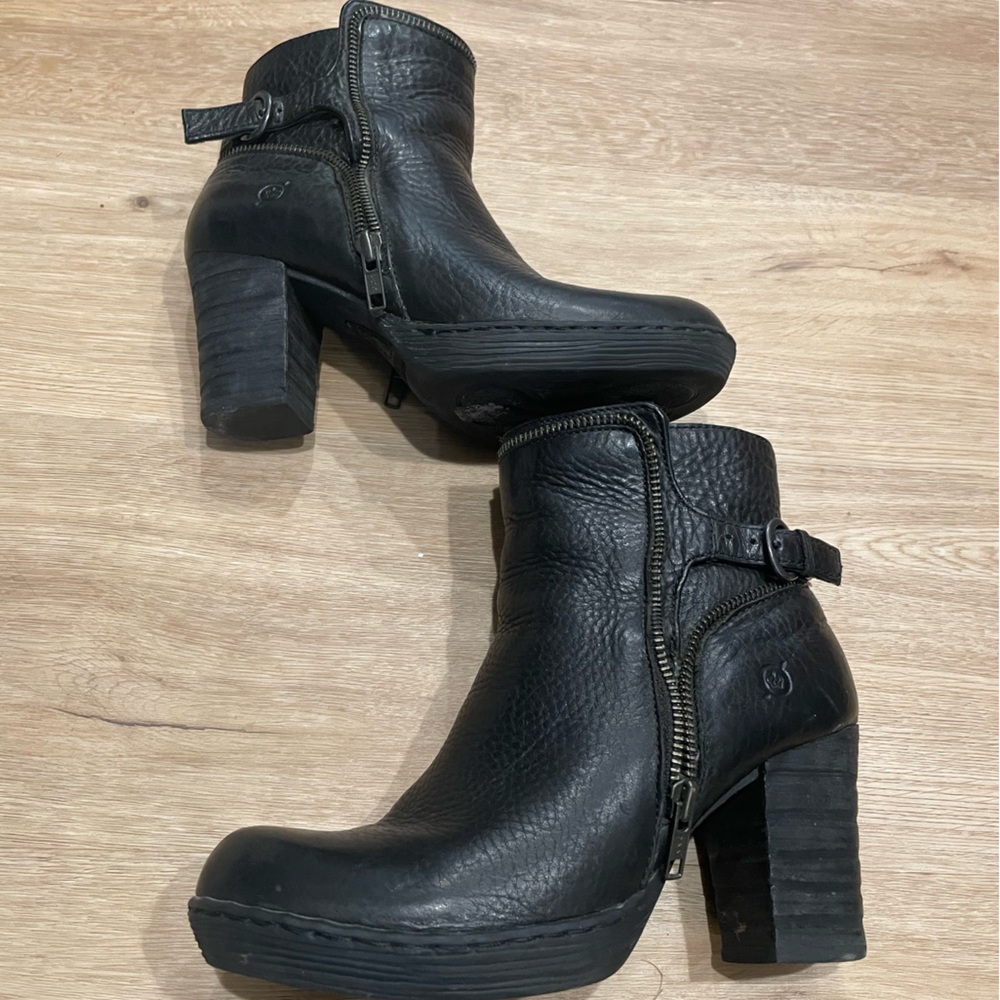 BORN Christina Heeled Leather Ankle Boots Black
Moto Zippers